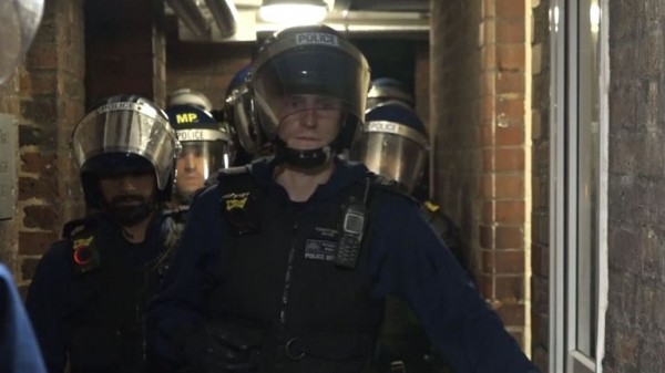 
                              Police raid homes of drug dealers in the capital after surge in violent crime
                      