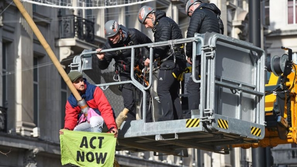 Extinction Rebellion protester arrested after three hours on Big Ben scaffolding
Extinction Rebellion protester arrested after three hours on Big Ben scaffolding