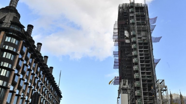 Extinction Rebellion protester arrested after three hours on Big Ben scaffolding
Extinction Rebellion protester arrested after three hours on Big Ben scaffolding