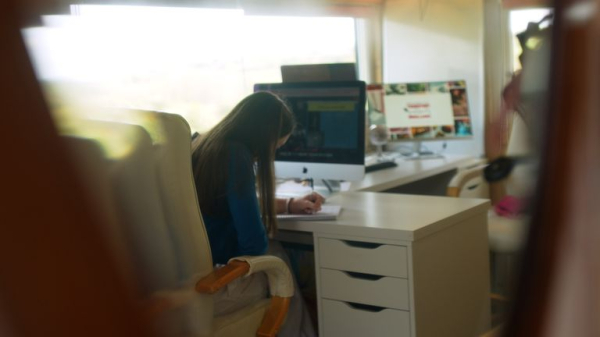 Teen describes why she left 'hellhole' school to learn online - as country could face education shake-up Teen describes why she left 'hellhole' school to learn online - as country could face education shake-up